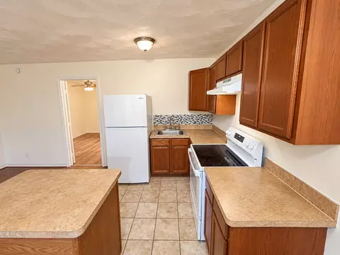 211 Skyway Dr, Euless, TX 76040 photo 8