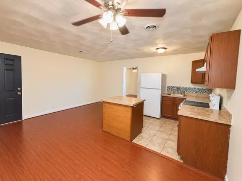 211 Skyway Dr, Euless, TX 76040 photo 7
