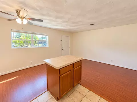 211 Skyway Dr, Euless, TX 76040 photo 6