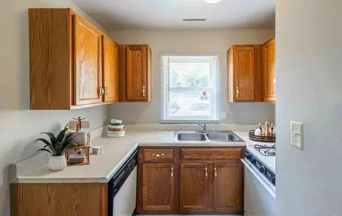 859 Buchanan St, Fort Wayne, IN 46803 photo 7