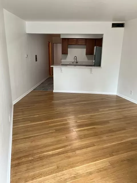 1200 E Singer Cir, Milwaukee, WI 53212