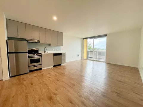 2249 NE 46th St, Seattle, WA 98105
