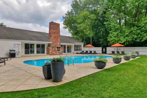 2565 Riverside Dr, Columbus, OH 43221 photo 7