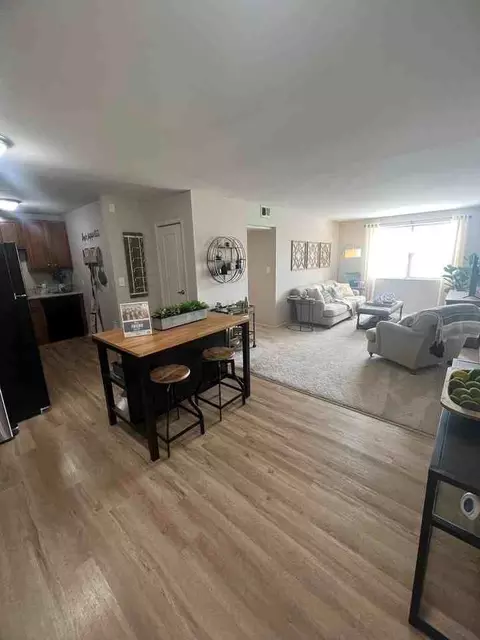 2565 Riverside Dr, Columbus, OH 43221 photo 2