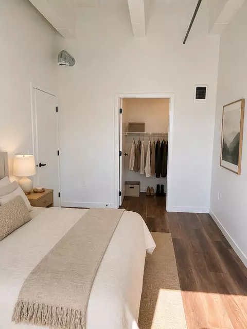 201 Queen Anne Ave N, Seattle, WA 98109