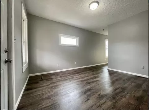 587 Charles Ave, Saint Paul, MN 55103