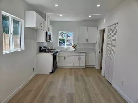 9300 Tamarack Ave, Sun Valley, CA 91352