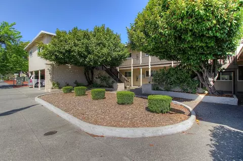 901 Link Ln, Santa Rosa, CA 95401