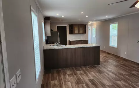 10326 Old Leo Rd, Fort Wayne, IN 46825