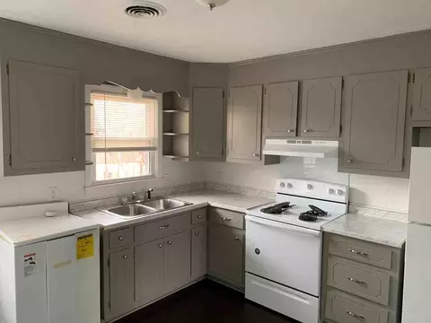 2015 Old Mountain Creek Rd, Greenville, SC 29609