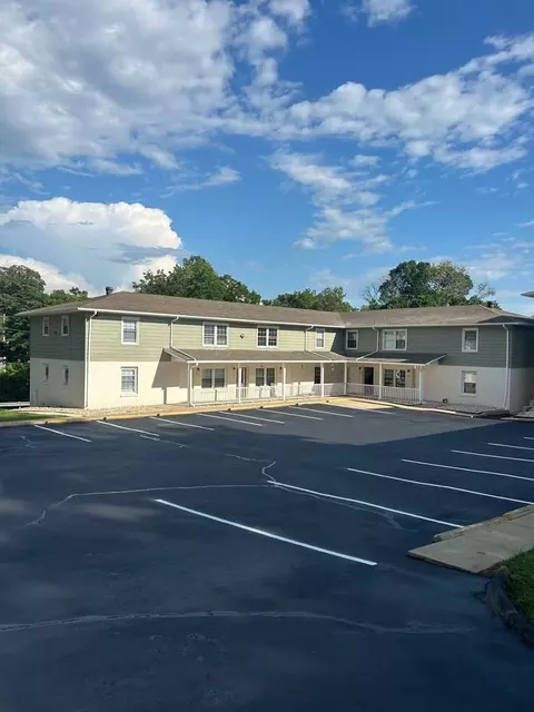303 Fall River Rd, Lawrenceburg, TN 38464
