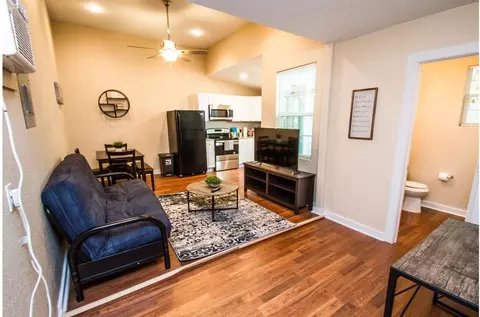 121 Douglas Way St, San Antonio, TX 78210