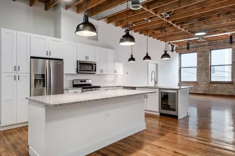 2015 W Race Ave, Chicago, IL 60612