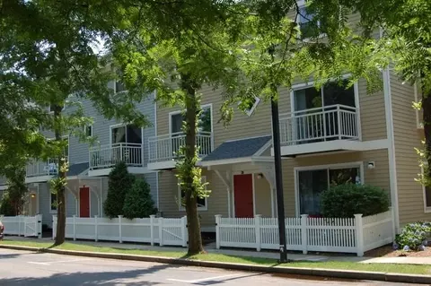 24 Oyster Bay Rd, Boston, MA 02125 photo 4