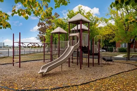 24 Oyster Bay Rd, Boston, MA 02125 photo 16