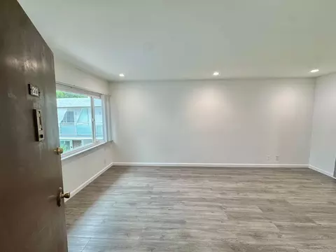11720 Bellagio Rd, Los Angeles, CA 90049
