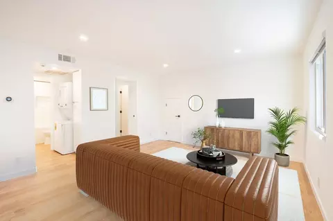5847 Willoughby Ave, Los Angeles, CA 90038