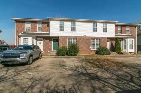 1244 Parkway Pl, Clarksville, TN 37042