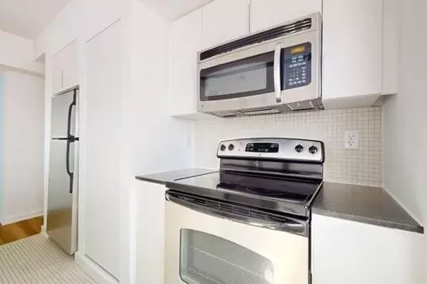 300 E Armour Blvd, Kansas City, MO 64111