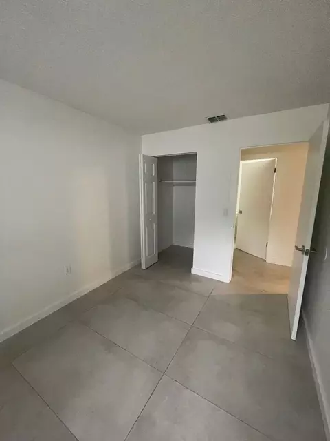 6108 SW 9th Pl, Gainesville, FL 32607 photo 4