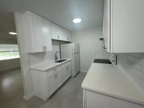 6108 SW 9th Pl, Gainesville, FL 32607