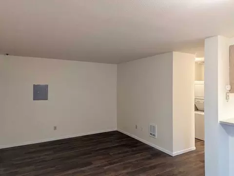 312 N 39th St, Seattle, WA 98103 photo 2