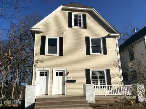4105 Oak St, Kansas City, MO 64111