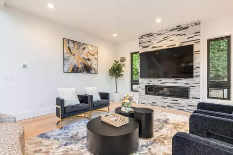 110 Th Ave NE, Bellevue, WA 98004