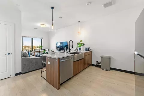 600 Broadway, Everett, MA 02149 photo 3