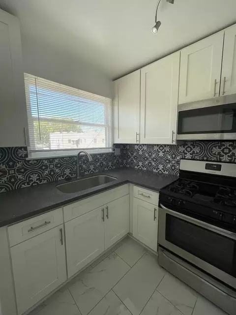 438 E Acacia Ave, Glendale, CA 91205
