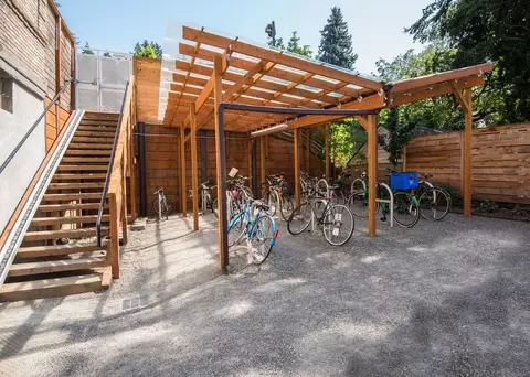1020 SE 60th Ave, Portland, OR 97215