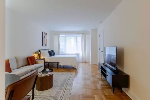 200 E 11th St, New York, NY 10003