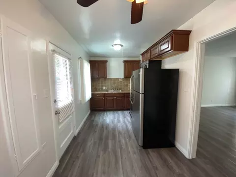 724 E Cedar Ave, Burbank, CA 91501