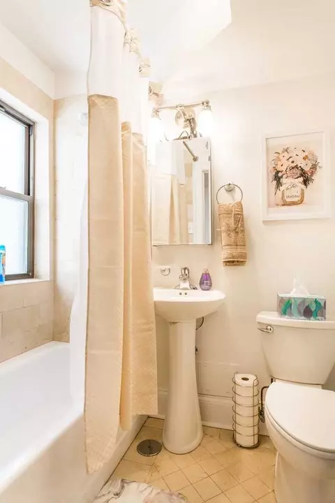 215 E Chestnut St, Chicago, IL 60611 photo 19