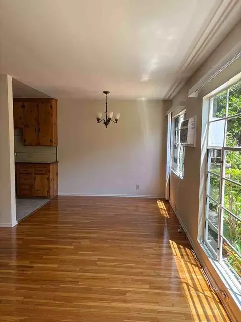 4464 Hazeltine Ave, Sherman Oaks, CA 91423