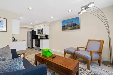 1425 P St NW, Washington, DC 20005 photo 2