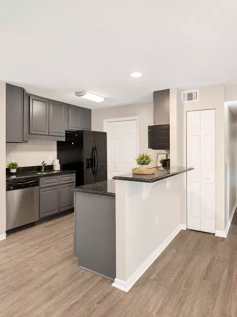 130 N Ridge Dr, Asheville, NC 28804