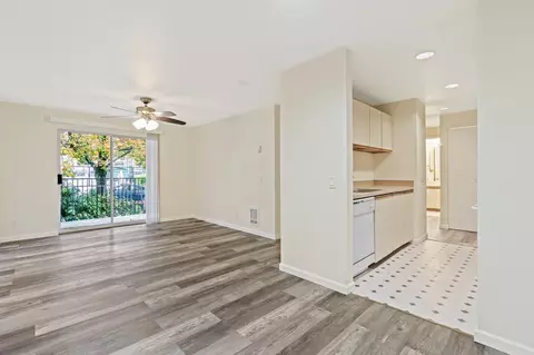1151 N 94th St, Seattle, WA 98103