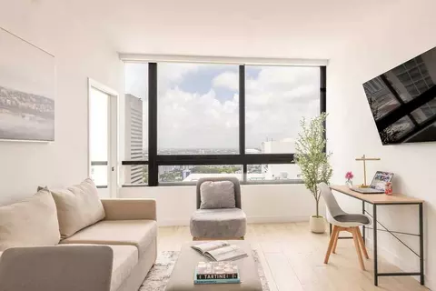 225 N Miami Ave, Miami, FL 33128
