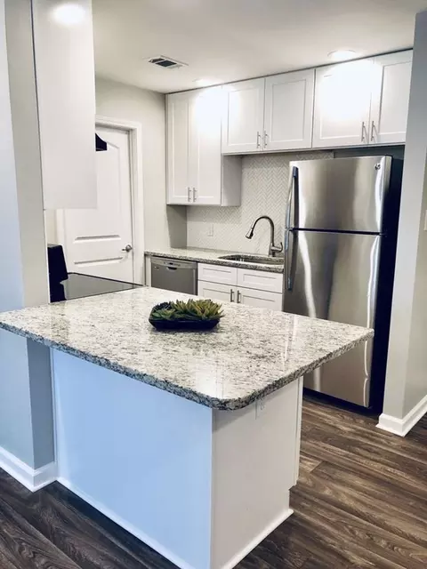 1400 Chase Ln, Norcross, GA 30093