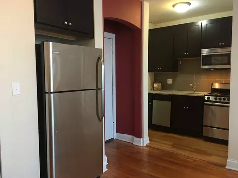 327-339 W Howard St, Chicago, IL 60626
