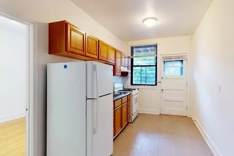 5452 S Ellis Ave, Chicago, IL 60615