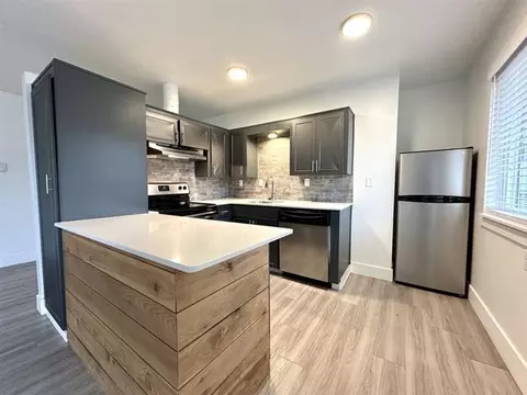 13555 SW Jenkins Rd, Cedar Hills, OR 97005