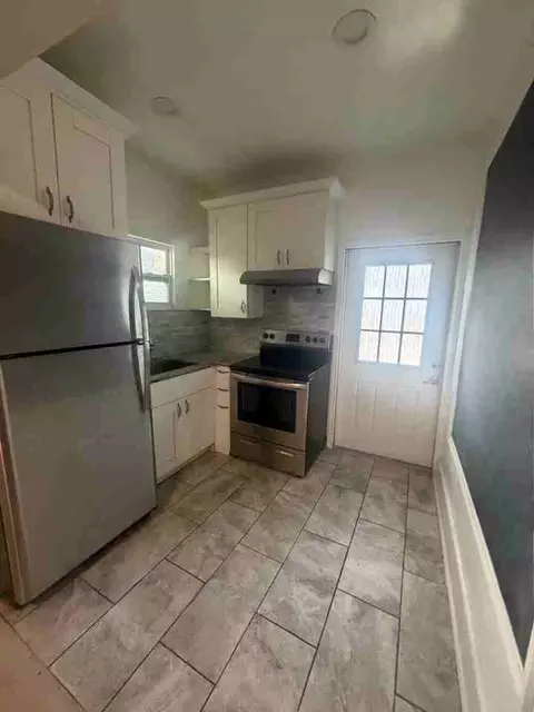 819 6th St N, Saint Petersburg, FL 33701