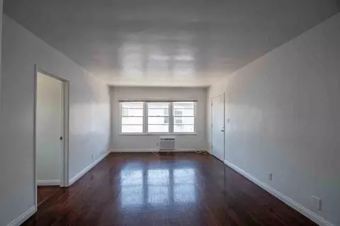 11041 Moorpark St, Los Angeles, CA 91602