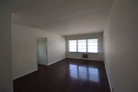 11041 Moorpark St, Los Angeles, CA 91602