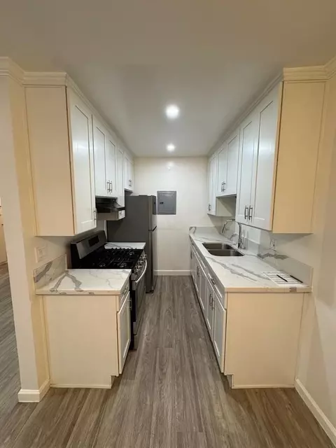 730 N Mariposa Ave, Los Angeles, CA 90029