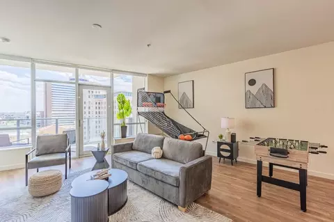 17 W Monroe St, Phoenix, AZ 85003