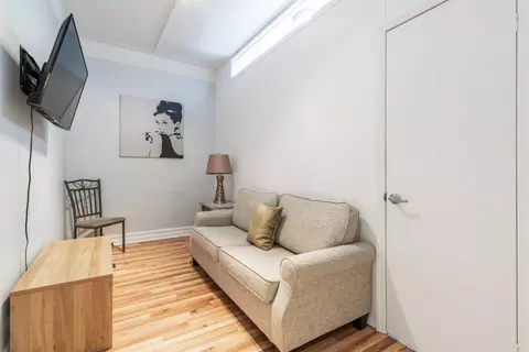 400 W 47th St, New York, NY 10036