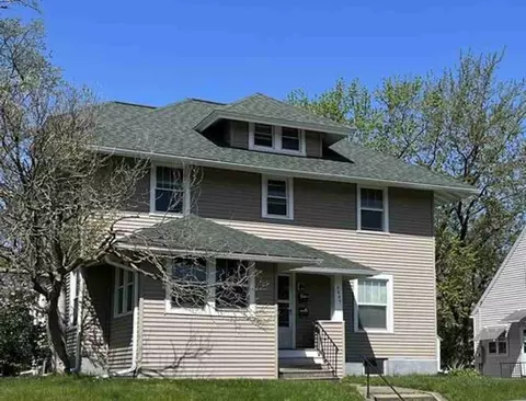 2521 Iowa St, Cedar Falls, IA 50613